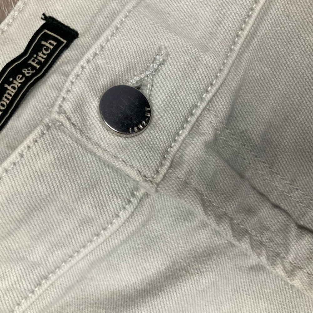 Abercrombie and Fitch cuffed stretchy shorts (30) - Picture 5 of 6